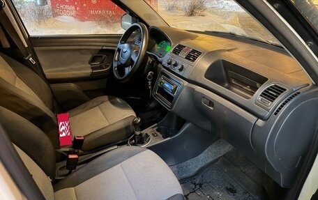 Skoda Fabia II, 2009 год, 290 000 рублей, 6 фотография