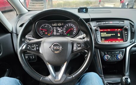 Opel Zafira C рестайлинг, 2017 год, 1 450 000 рублей, 10 фотография