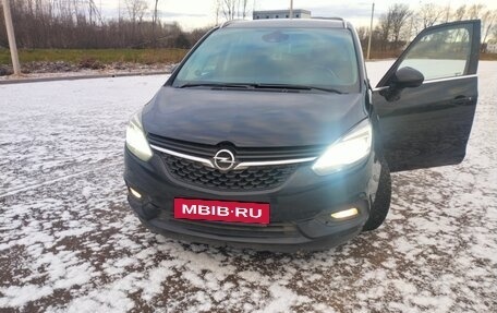 Opel Zafira C рестайлинг, 2017 год, 1 450 000 рублей, 5 фотография