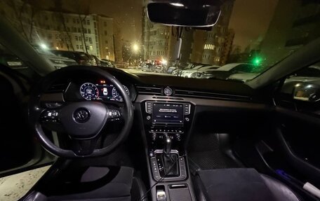 Volkswagen Passat B8 рестайлинг, 2016 год, 1 980 000 рублей, 14 фотография