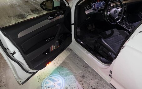 Volkswagen Passat B8 рестайлинг, 2016 год, 1 980 000 рублей, 19 фотография