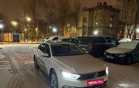 Volkswagen Passat B8 рестайлинг, 2016 год, 1 980 000 рублей, 11 фотография