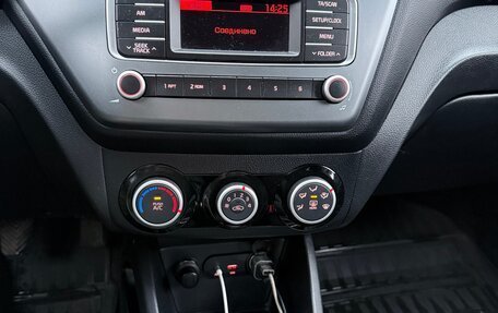 KIA Rio III рестайлинг, 2015 год, 880 000 рублей, 10 фотография