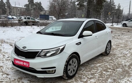 KIA Rio III рестайлинг, 2015 год, 880 000 рублей, 1 фотография