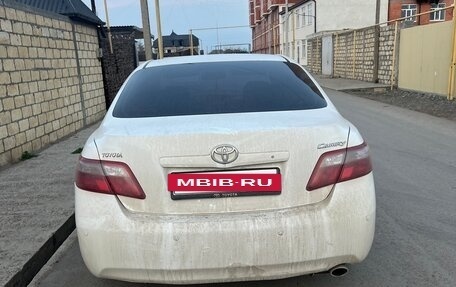 Toyota Camry, 2011 год, 1 050 000 рублей, 2 фотография