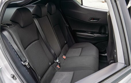 Toyota C-HR I рестайлинг, 2018 год, 2 050 000 рублей, 9 фотография