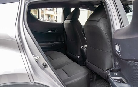 Toyota C-HR I рестайлинг, 2018 год, 2 050 000 рублей, 11 фотография