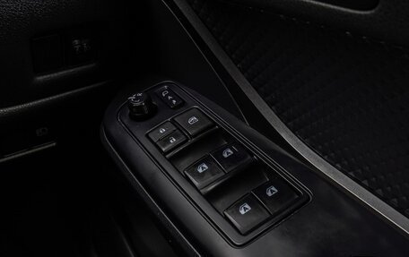 Toyota C-HR I рестайлинг, 2018 год, 2 050 000 рублей, 18 фотография