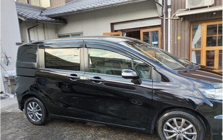 Honda Freed I, 2014 год, 880 000 рублей, 4 фотография