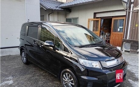 Honda Freed I, 2014 год, 880 000 рублей, 3 фотография