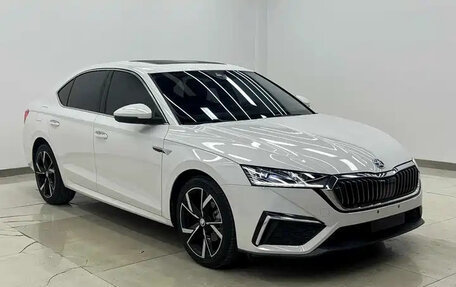 Skoda Octavia IV, 2022 год, 2 180 586 рублей, 2 фотография