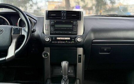 Toyota Land Cruiser Prado 150 рестайлинг 2, 2013 год, 2 679 000 рублей, 12 фотография