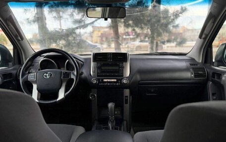 Toyota Land Cruiser Prado 150 рестайлинг 2, 2013 год, 2 679 000 рублей, 11 фотография