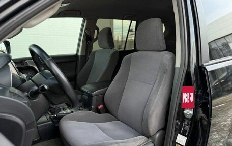 Toyota Land Cruiser Prado 150 рестайлинг 2, 2013 год, 2 679 000 рублей, 14 фотография