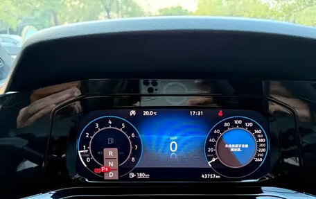 Volkswagen Golf VIII, 2022 год, 2 100 004 рублей, 17 фотография