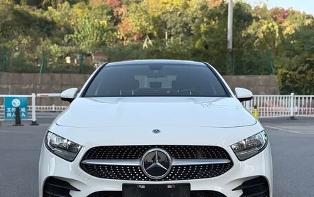 Mercedes-Benz A-Класс, 2021 год, 1 850 000 рублей, 2 фотография