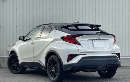 Toyota C-HR I рестайлинг, 2022 год, 1 710 000 рублей, 5 фотография