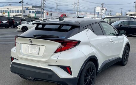 Toyota C-HR I рестайлинг, 2022 год, 1 710 000 рублей, 7 фотография