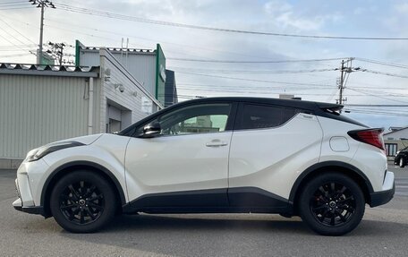 Toyota C-HR I рестайлинг, 2022 год, 1 710 000 рублей, 4 фотография