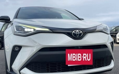 Toyota C-HR I рестайлинг, 2022 год, 1 710 000 рублей, 9 фотография