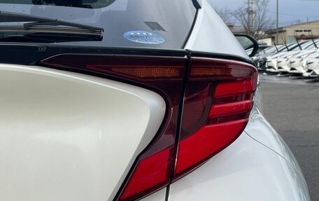 Toyota C-HR I рестайлинг, 2022 год, 1 710 000 рублей, 14 фотография