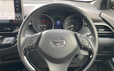 Toyota C-HR I рестайлинг, 2022 год, 1 710 000 рублей, 19 фотография