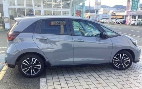 Honda Fit, 2022 год, 1 250 000 рублей, 3 фотография