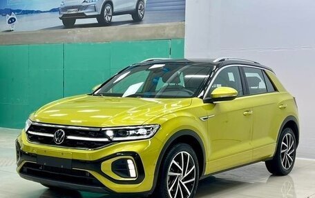 Volkswagen T-Roc I, 2023 год, 1 760 000 рублей, 1 фотография