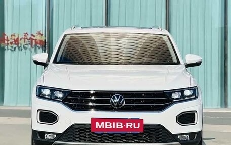 Volkswagen T-Roc I, 2021 год, 1 471 277 рублей, 2 фотография