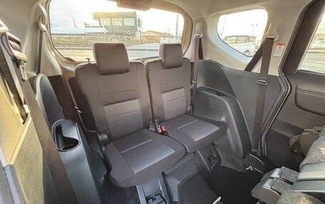 Toyota Sienta II, 2021 год, 1 300 005 рублей, 10 фотография