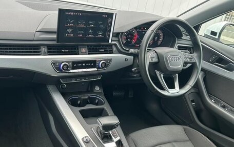 Audi A4, 2022 год, 2 050 007 рублей, 7 фотография