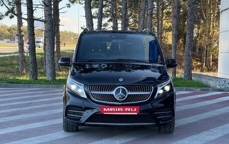 Mercedes-Benz V-Класс, 2022 год, 9 300 000 рублей, 7 фотография