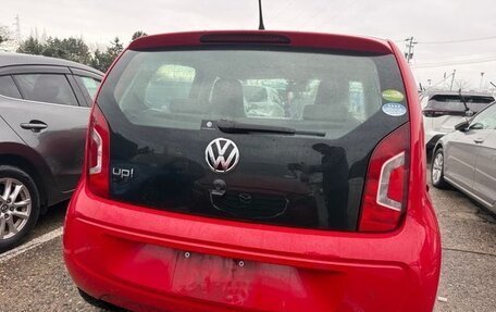 Volkswagen up! I рестайлинг, 2013 год, 639 372 рублей, 4 фотография