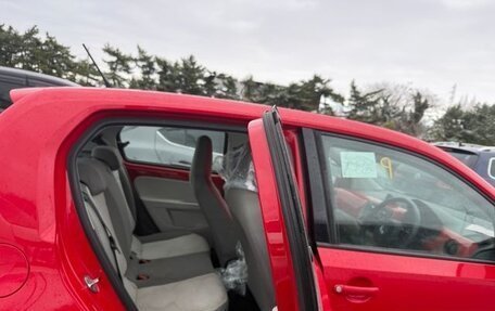 Volkswagen up! I рестайлинг, 2013 год, 639 372 рублей, 27 фотография