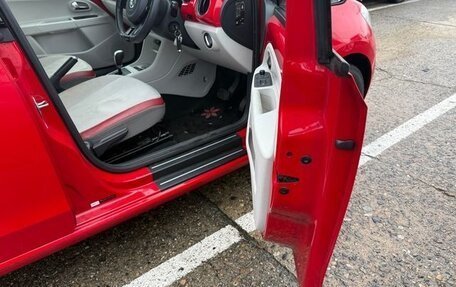 Volkswagen up! I рестайлинг, 2013 год, 639 372 рублей, 23 фотография