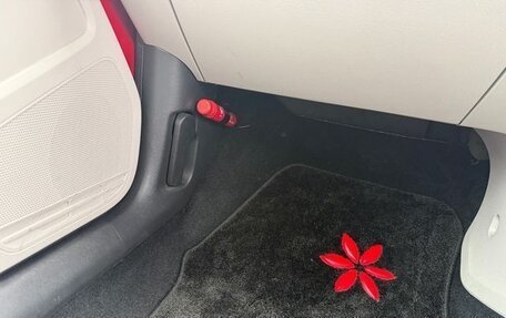 Volkswagen up! I рестайлинг, 2013 год, 639 372 рублей, 35 фотография