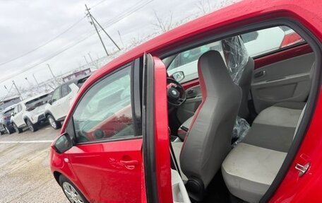 Volkswagen up! I рестайлинг, 2013 год, 639 372 рублей, 31 фотография