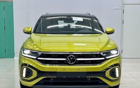Volkswagen T-Roc I, 2023 год, 1 760 000 рублей, 2 фотография
