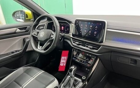 Volkswagen T-Roc I, 2023 год, 1 760 000 рублей, 7 фотография