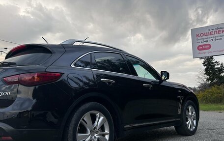 Infiniti QX70, 2016 год, 2 600 000 рублей, 6 фотография