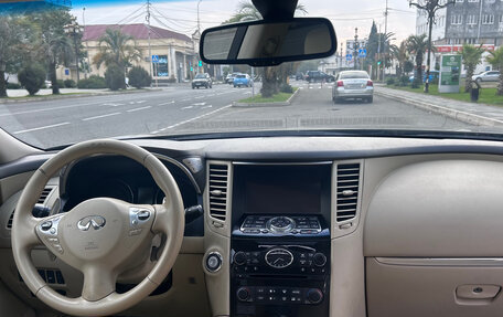 Infiniti QX70, 2016 год, 2 600 000 рублей, 13 фотография