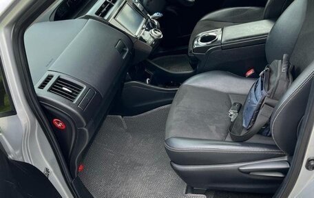 Toyota Prius Alpha I (ZVW40/41), 2018 год, 1 750 000 рублей, 8 фотография