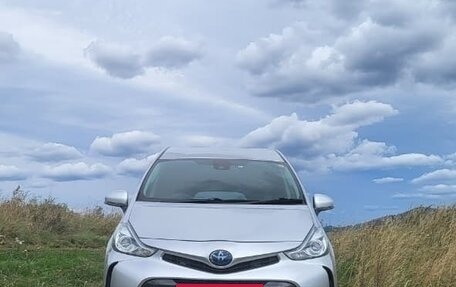 Toyota Prius Alpha I (ZVW40/41), 2018 год, 1 750 000 рублей, 6 фотография