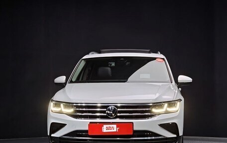Volkswagen Tiguan II, 2022 год, 3 500 000 рублей, 2 фотография