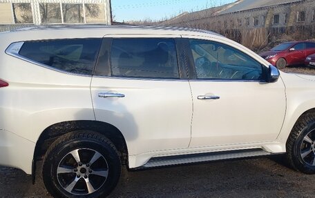 Mitsubishi Pajero Sport III рестайлинг, 2019 год, 3 800 000 рублей, 4 фотография