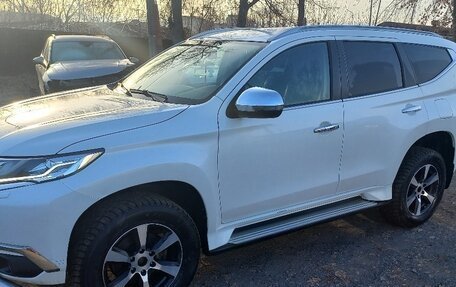 Mitsubishi Pajero Sport III рестайлинг, 2019 год, 3 800 000 рублей, 2 фотография