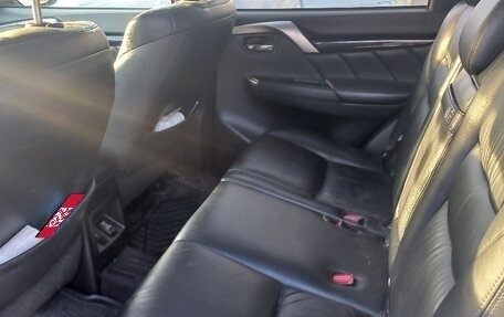 Mitsubishi Pajero Sport III рестайлинг, 2019 год, 3 800 000 рублей, 9 фотография