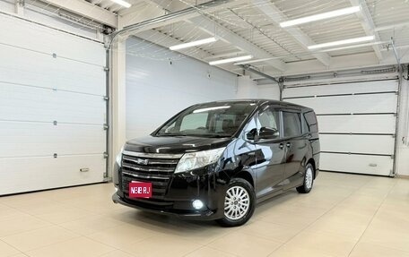 Toyota Noah III, 2017 год, 2 529 000 рублей, 1 фотография
