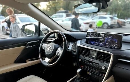 Lexus RX IV рестайлинг, 2022 год, 4 999 999 рублей, 8 фотография