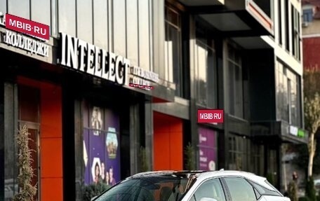 Lexus RX IV рестайлинг, 2022 год, 4 999 999 рублей, 5 фотография